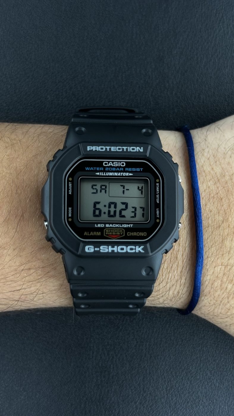 G-Shock DW-5600UE-1DR Clássico Preto