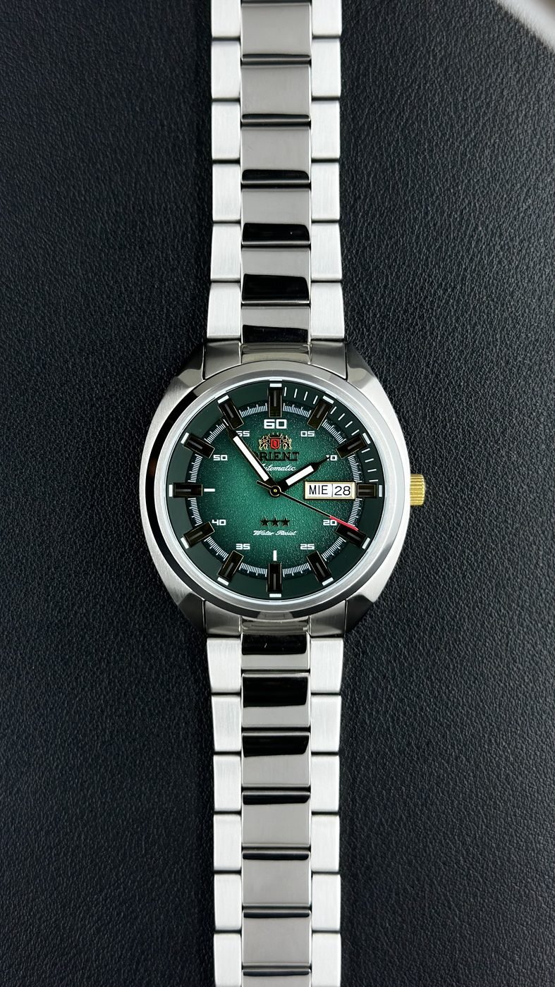 Orient 3 Estrelas Automático Verde e Dourado Calendário Duplo