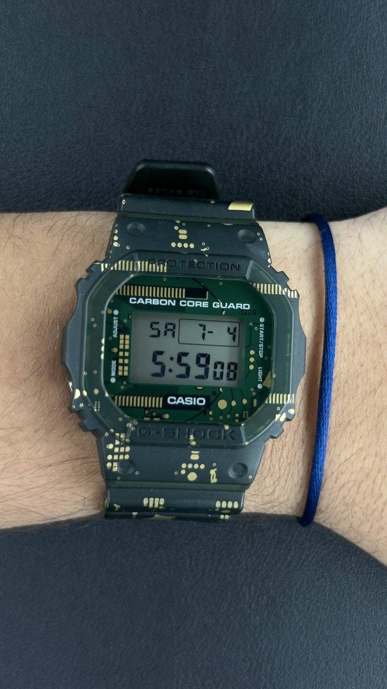 G-Shock DWE-5600CC-3DR Edição Especial Kit
