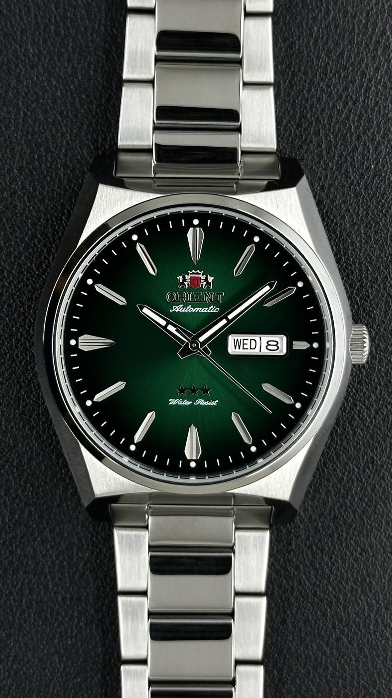 Orient 3 Estrelas Automático Verde Calendário Duplo