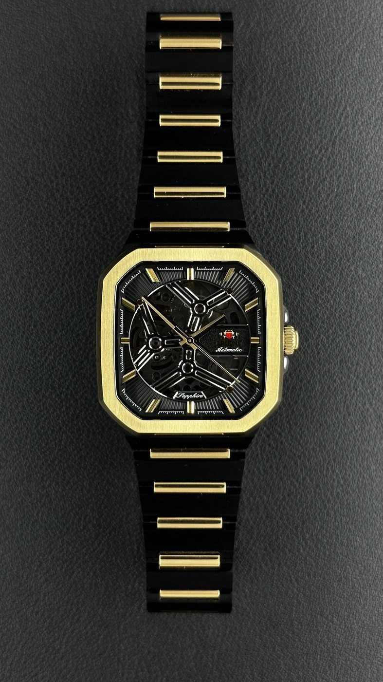Orient Esqueleto Automático Preto e Dourado Quadrado
