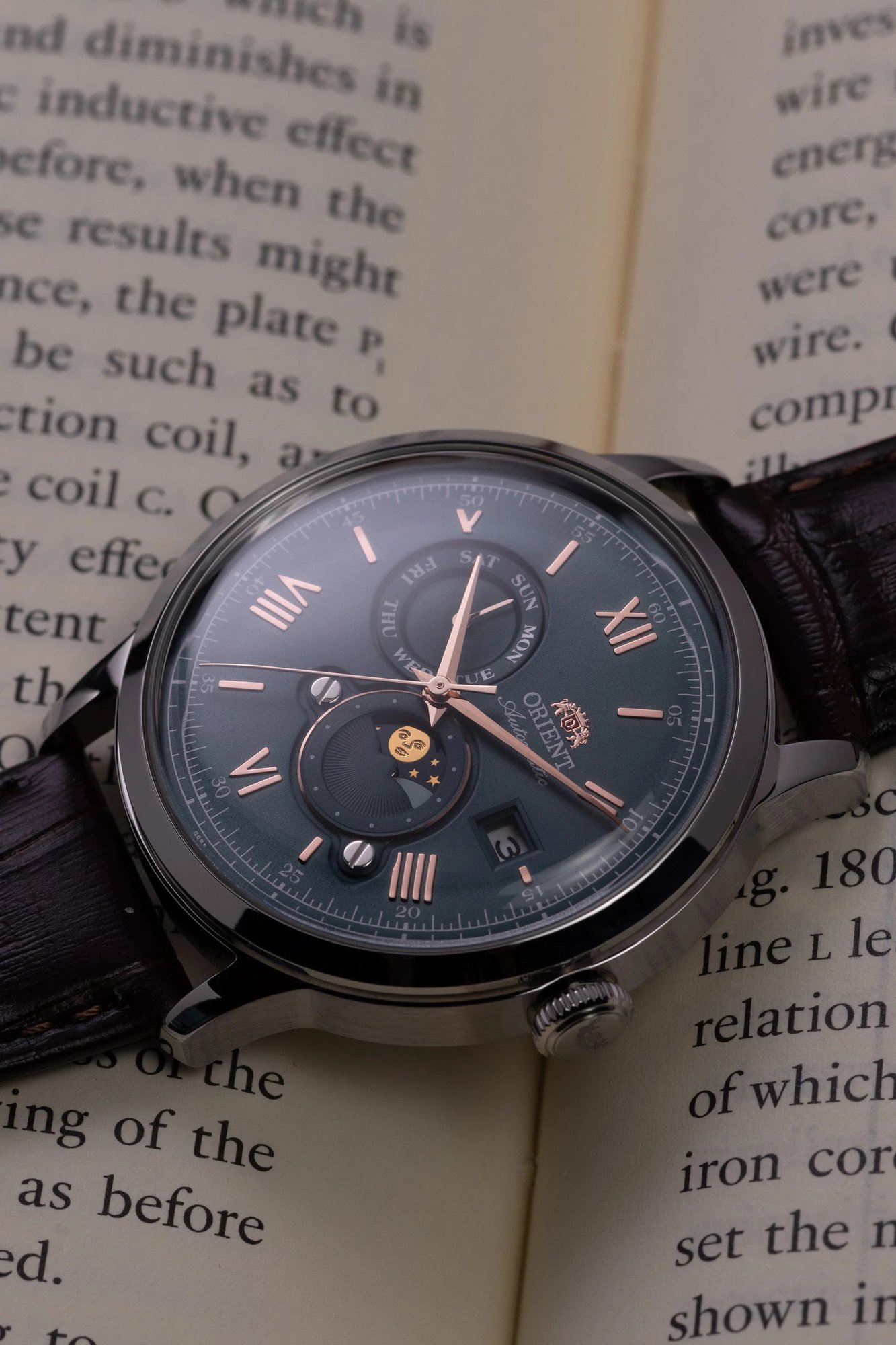 Orient Bambino Sun & Moon Automático Verde Couro