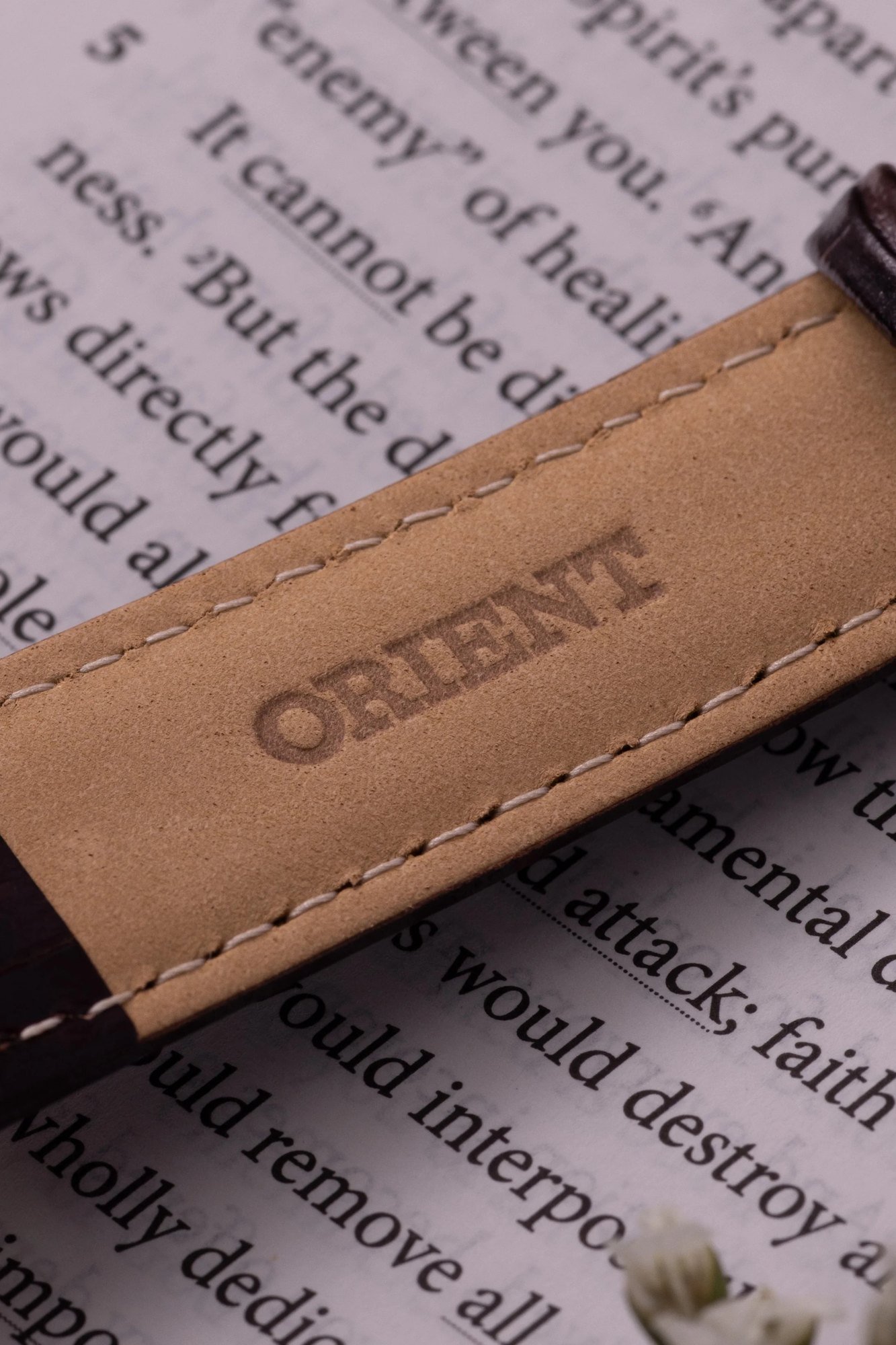 Orient Bambino V7 Automático Branco e Dourado Couro