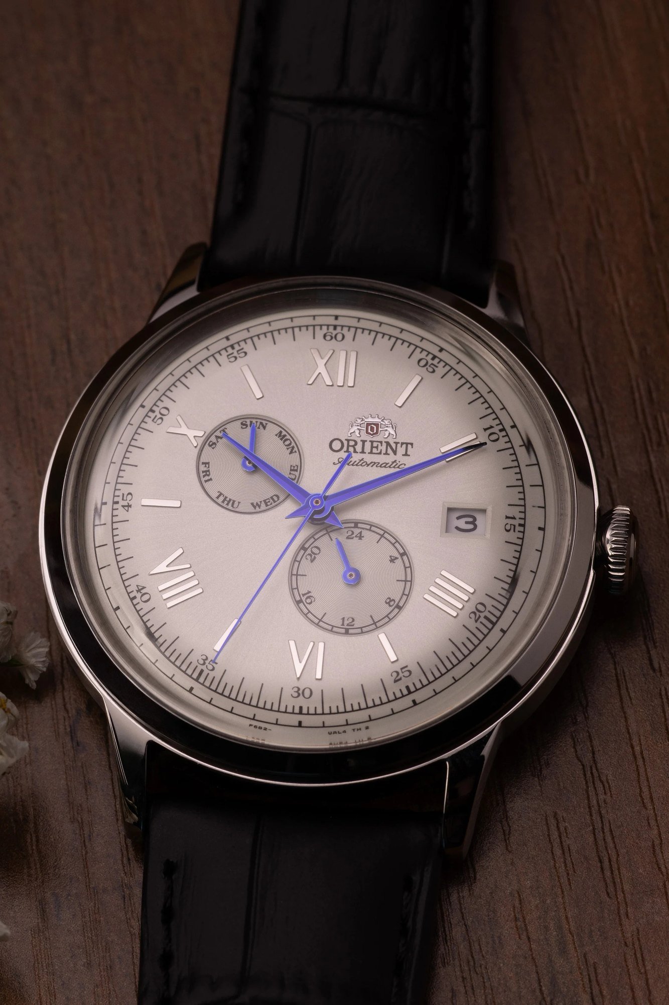 Orient Bambino V8 Multifunção Automático Branco Couro